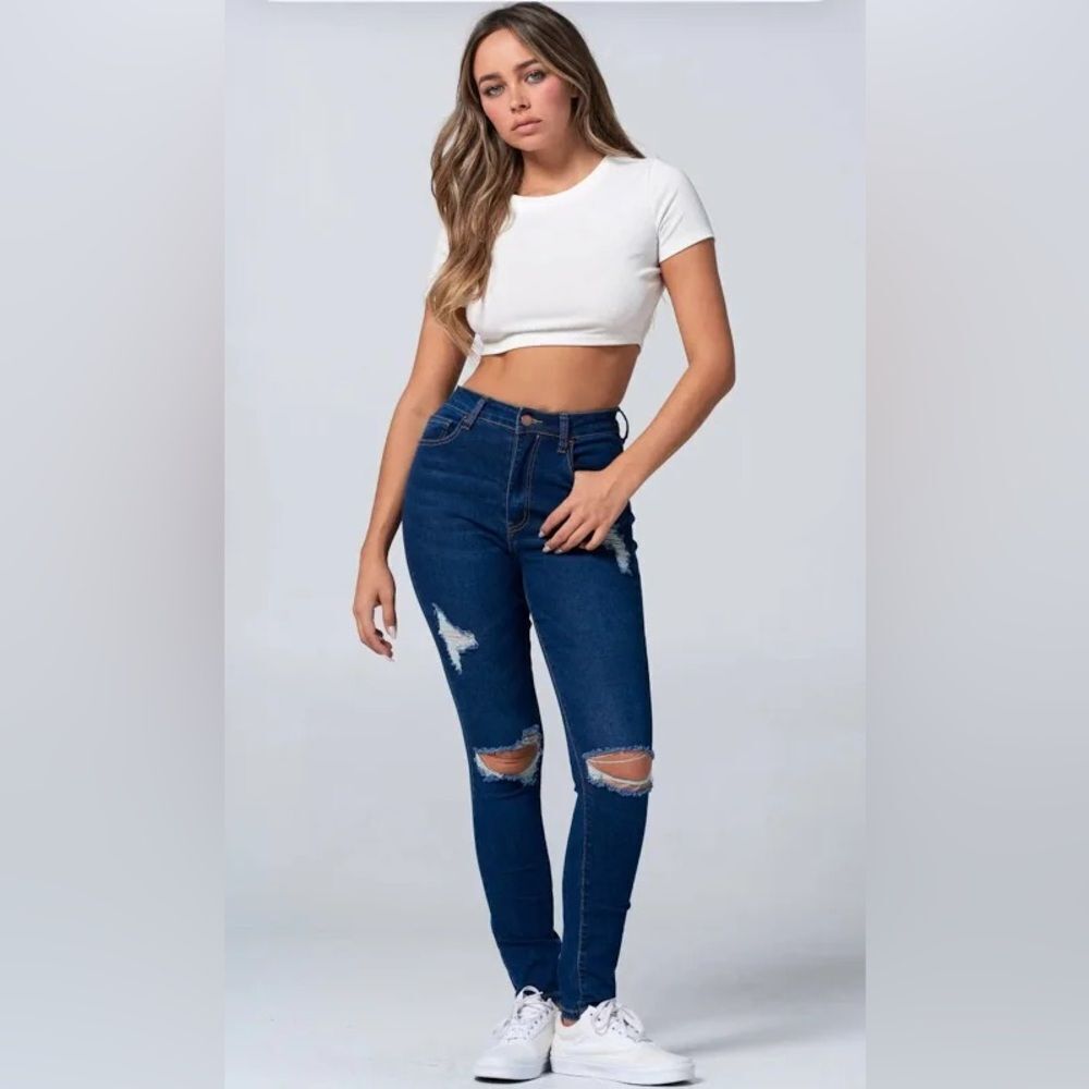 Blue Turtle Women's Blue Distressed Jeans Size 11